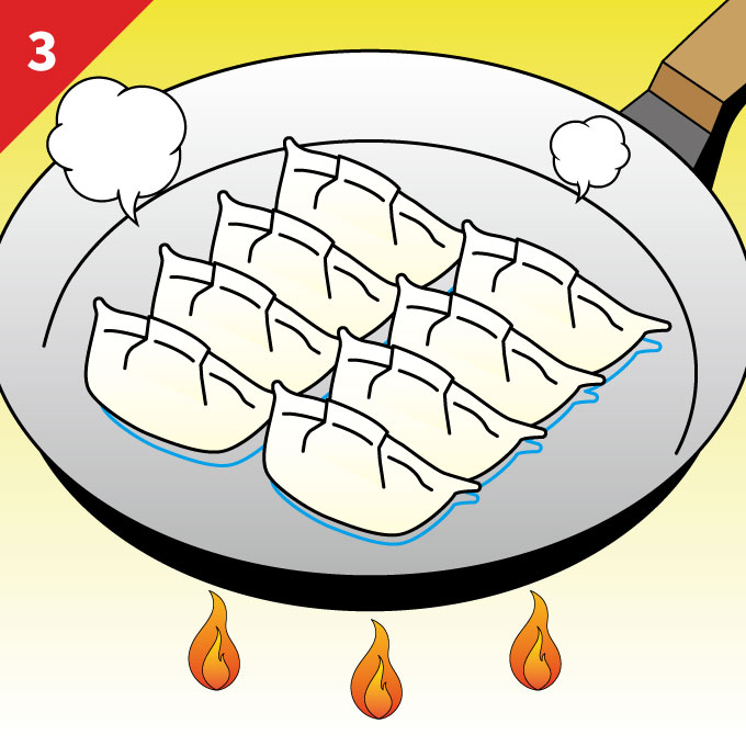 ギョーザの周りに少しお湯が残っている状態でフタを取り、弱火にします。